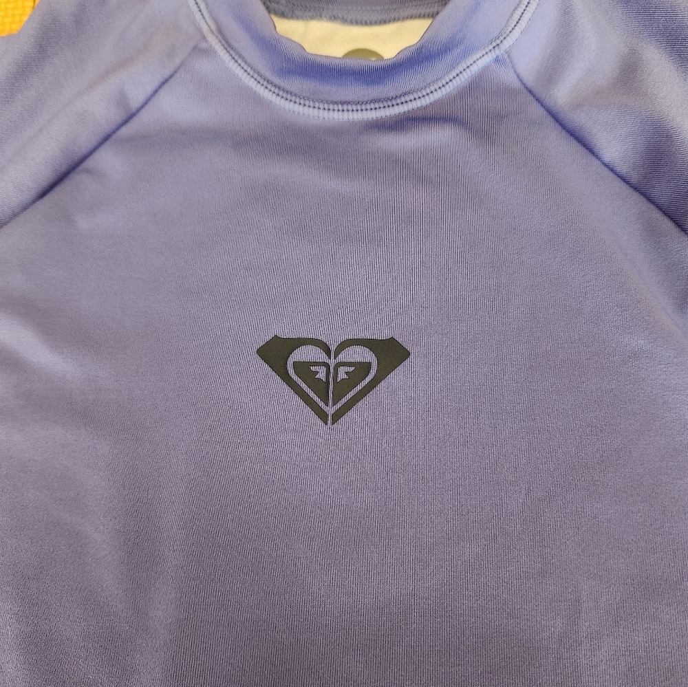 Roxy UPF 50 Rashguard - Picture 2 of 4